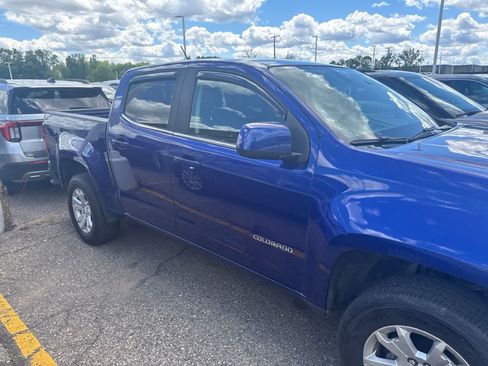 Used 2017 Chevrolet Colorado LT w/ LT Convenience Package AWD/4WD image 8
