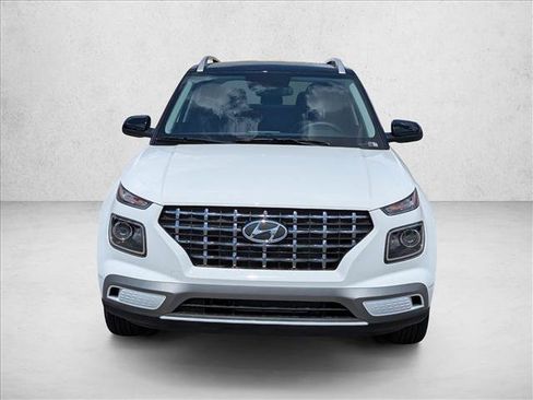 Certified 2026 Hyundai Venue SEL FWD image 2