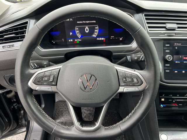 Used 2023 Volkswagen Tiguan SE AWD/4WD image 11