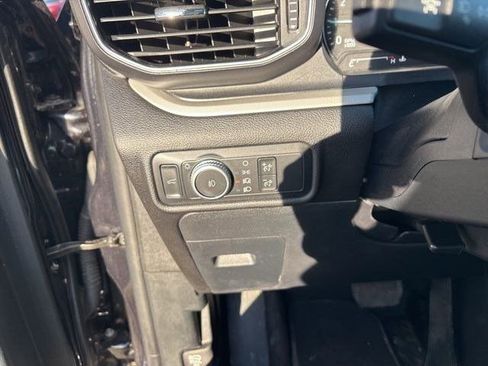 Used 2022 Ford Explorer XLT w/ Equipment Group 202A image 19