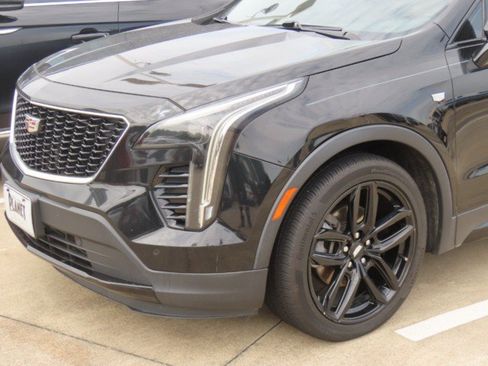 Used 2019 Cadillac XT4 Sport FWD image 3