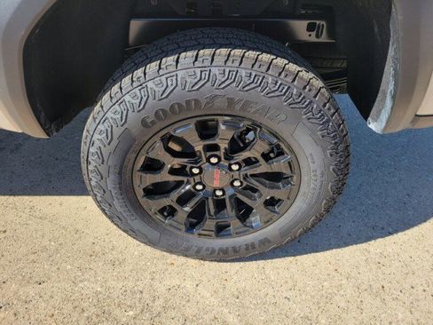 Used 2026 GMC Canyon Elevation w/ Convenience Package image 8