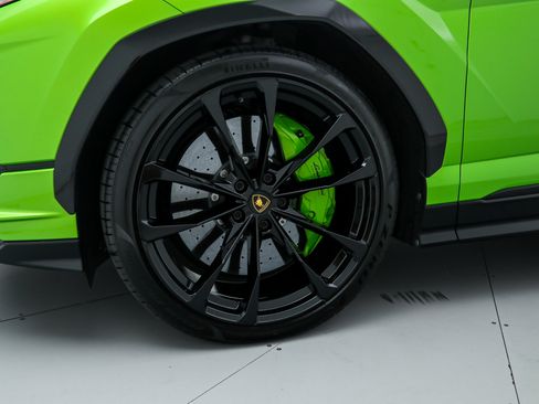 Used 2024 Lamborghini Urus S AWD/4WD image 11
