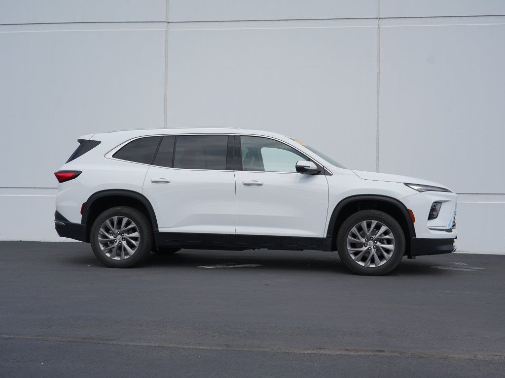 Certified 2026 Buick Enclave Preferred AWD/4WD image 2