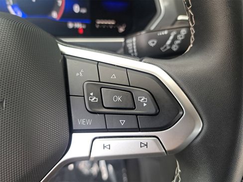 Used 2022 Volkswagen Tiguan SE image 21