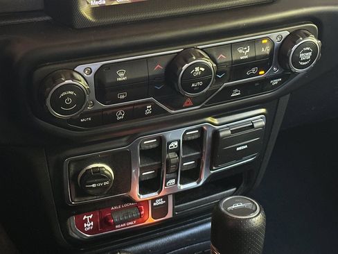 Used 2022 Jeep Gladiator Mojave w/ Trailer Tow Package AWD/4WD image 27