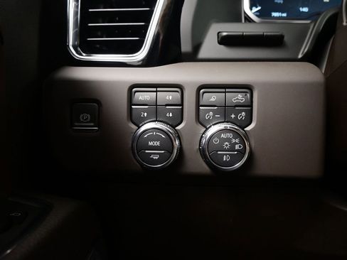 Used 2024 GMC Sierra 1500 Denali AWD/4WD image 21
