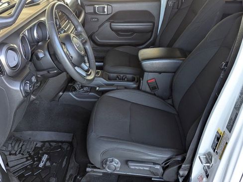 Used 2023 Jeep Gladiator Sport image 5