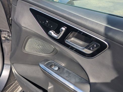 Used 2023 Mercedes-Benz C 300 Sedan image 32
