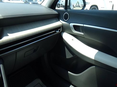 Used 2025 Hyundai Sonata SEL FWD image 31