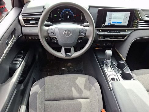 Used 2025 Toyota Camry LE FWD image 12