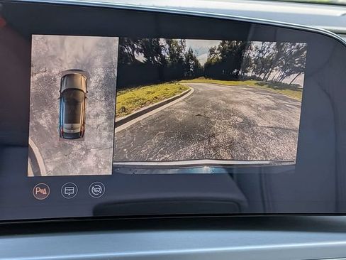 Certified 2024 Cadillac Lyriq Luxury AWD/4WD image 26