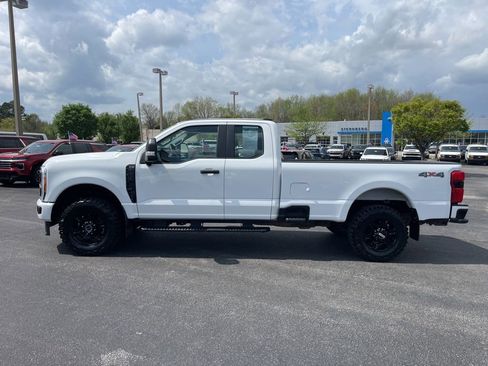 Used 2023 Ford F250 XL w/ STX Appearance Package AWD/4WD image 7