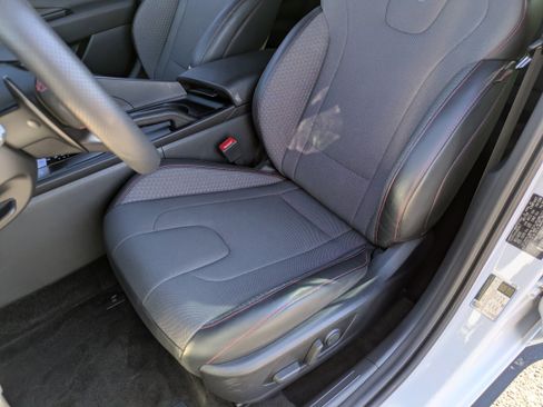 Certified 2025 Hyundai Elantra N Line image 15