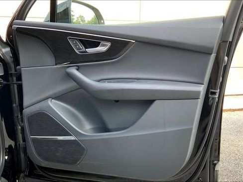 Used 2021 Audi Q7 3.0T Premium Plus image 22