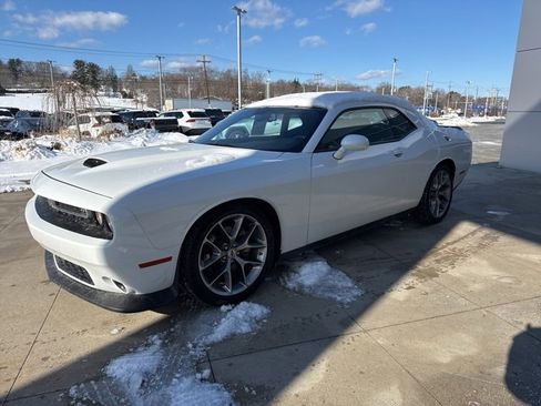 Used 2023 Dodge Challenger GT image 3