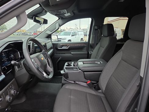Used 2026 Chevrolet Silverado 1500 LT w/ Convenience Package II RWD image 11