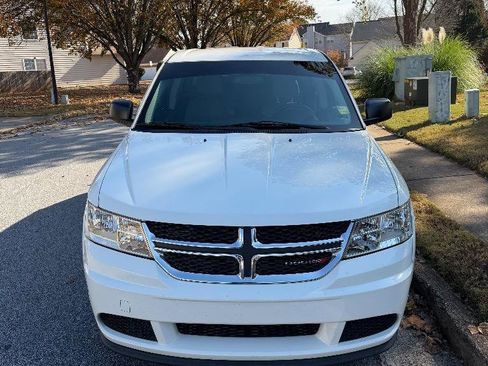 Used 2015 Dodge Journey American Value Package w/ Flexible Seating Group image 2