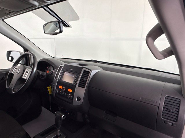 Used 2018 Nissan Frontier PRO-4X AWD/4WD image 32