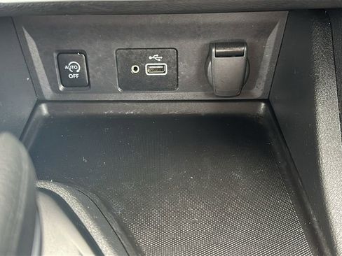 Used 2025 Nissan Sentra S FWD image 26
