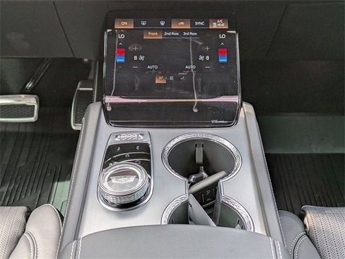 New 2026 Cadillac Vistiq Sport w/ LPO, Floor Liner Package image 20