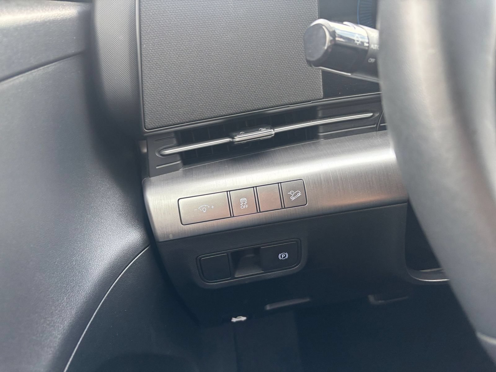 Used 2026 Hyundai Kona SEL Sport FWD image 33