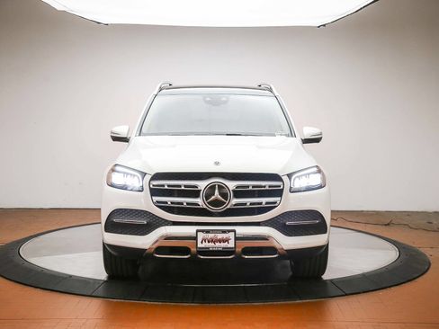 Used 2021 Mercedes-Benz GLS 450 4MATIC image 2