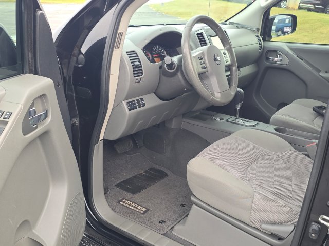 Used 2020 Nissan Frontier SV w/ Midnight Edition Floor Mats RWD image 9