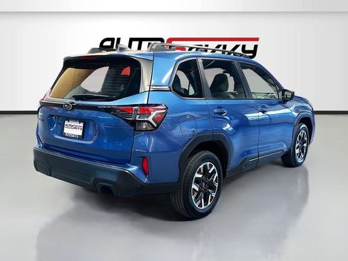 Used 2025 Subaru Forester AWD/4WD image 7