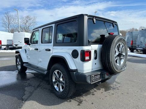 Used 2018 Jeep Wrangler Unlimited Sahara image 5
