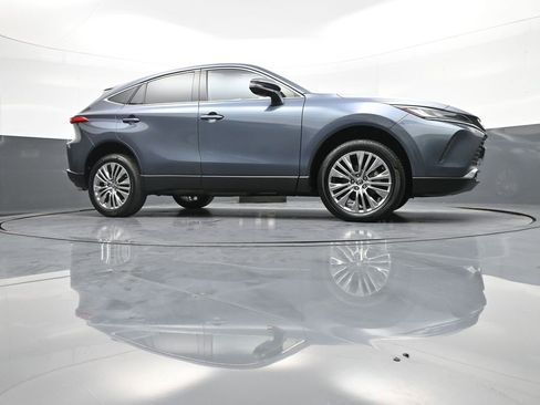 Used 2024 Toyota Venza Limited image 28