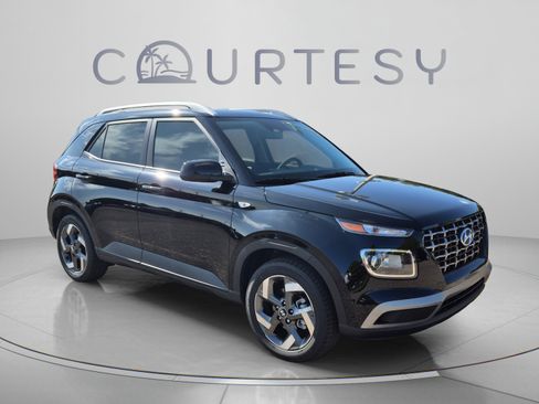 New 2026 Hyundai Venue SEL FWD image 7