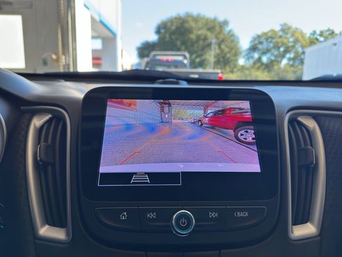 Used 2024 Chevrolet Malibu LT image 24