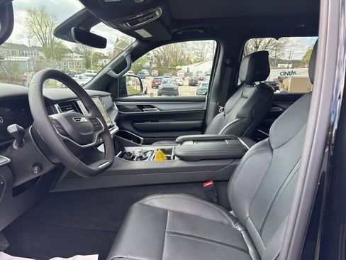 New 2026 Jeep Grand Wagoneer Limited AWD/4WD image 15