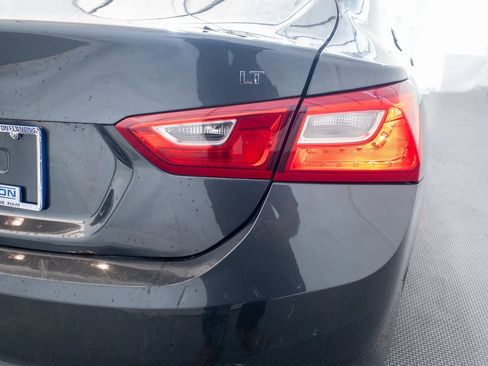 Used 2017 Chevrolet Malibu LT image 6