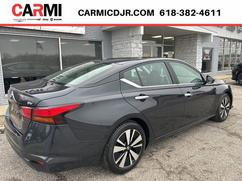 Used 2022 Nissan Altima 2.5 SV FWD image 6