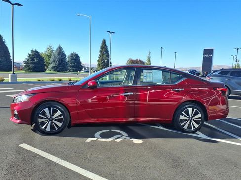 Used 2022 Nissan Altima 2.5 SV image 5