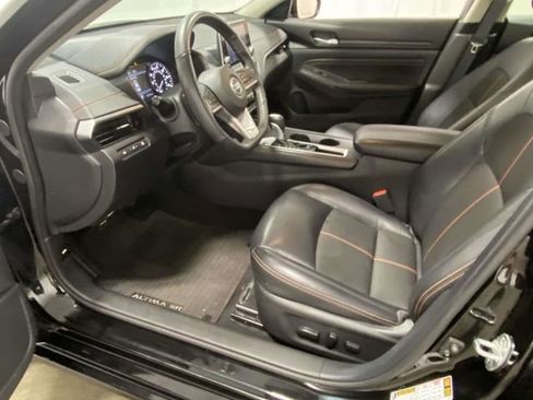 Used 2022 Nissan Altima 2.5 SR w/ Midnight Edition Package image 11