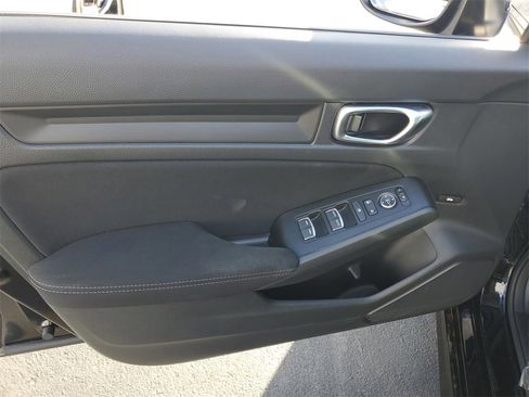 Used 2023 Honda Civic Sport image 19