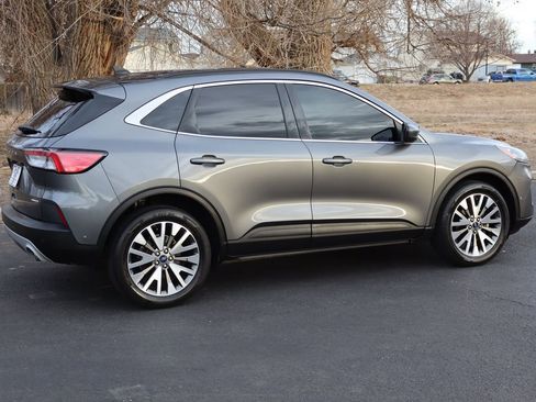 Used 2021 Ford Escape Titanium image 4