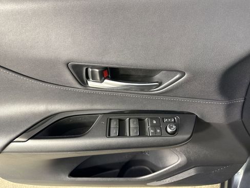 Used 2024 Toyota Venza LE image 19