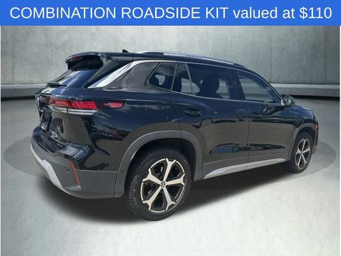 Used 2025 Volkswagen Tiguan SE AWD/4WD image 7