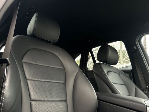 Used 2022 Mercedes-Benz GLC 300 image 10