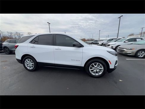 Certified 2024 Chevrolet Equinox LS w/ LS Convenience Package image 9