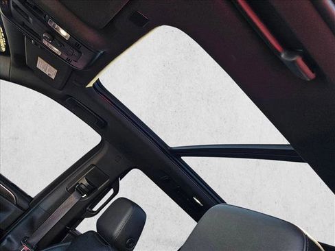 Used 2021 Chevrolet Tahoe Z71 image 14