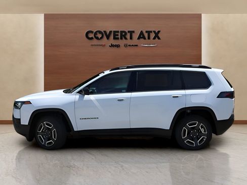 New 2026 Jeep Cherokee Laredo AWD/4WD image 2