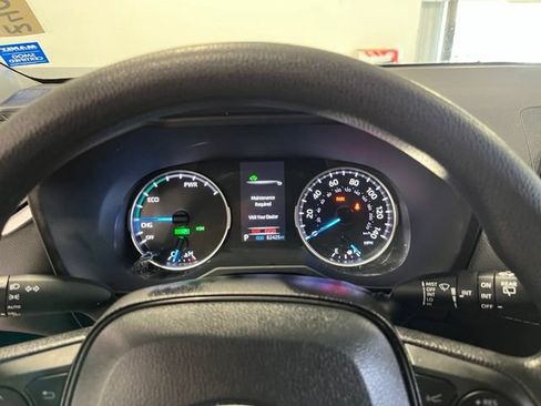 Used 2022 Toyota RAV4 XLE AWD/4WD image 26