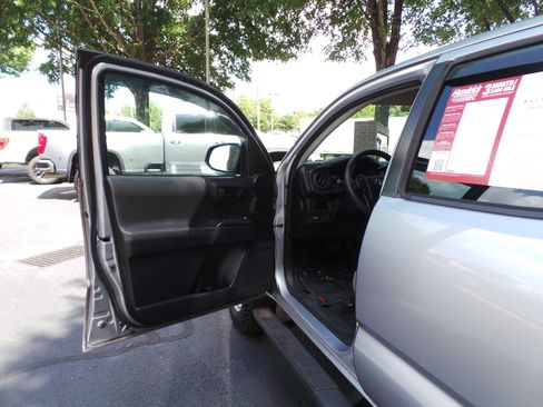 Used 2018 Toyota Tacoma SR w/ SR Convenience Package RWD image 26