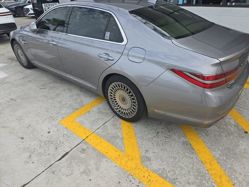 Used 2020 Genesis G90 3.3T Premium image 3