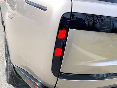 New 2026 Land Rover Range Rover SE image 14